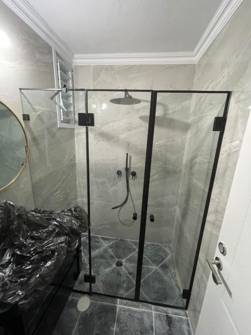 מקלחון חזית לפי מידה קבוע ושתי דלתות עם צירים